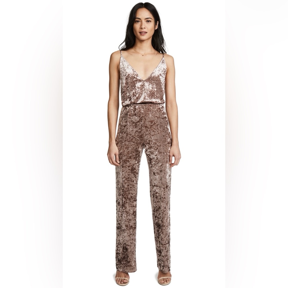 BB Dakota Sleeveless Velvet Jumpsuit in Blush Pink / Size 8
